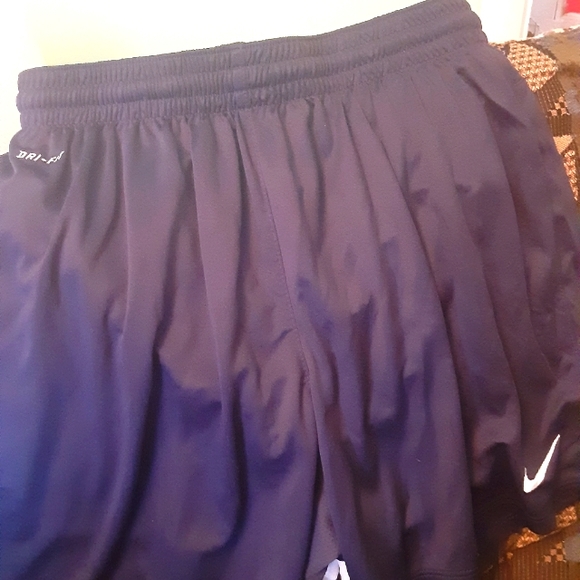Nike Dri-Fit Shorts size Large - Picture 7 of 7